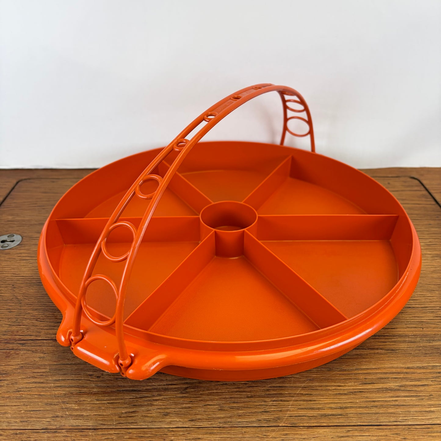 Vintage tupperware snackschaal met hengsel