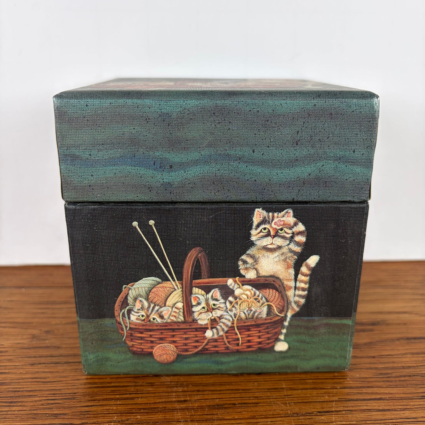 Vintage opberg box met katten