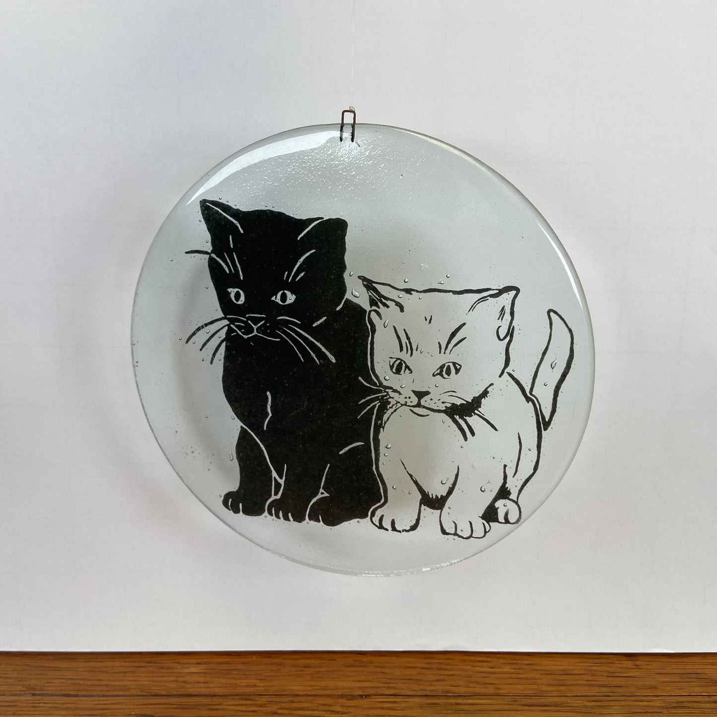 Glazen raamhanger katten rond
