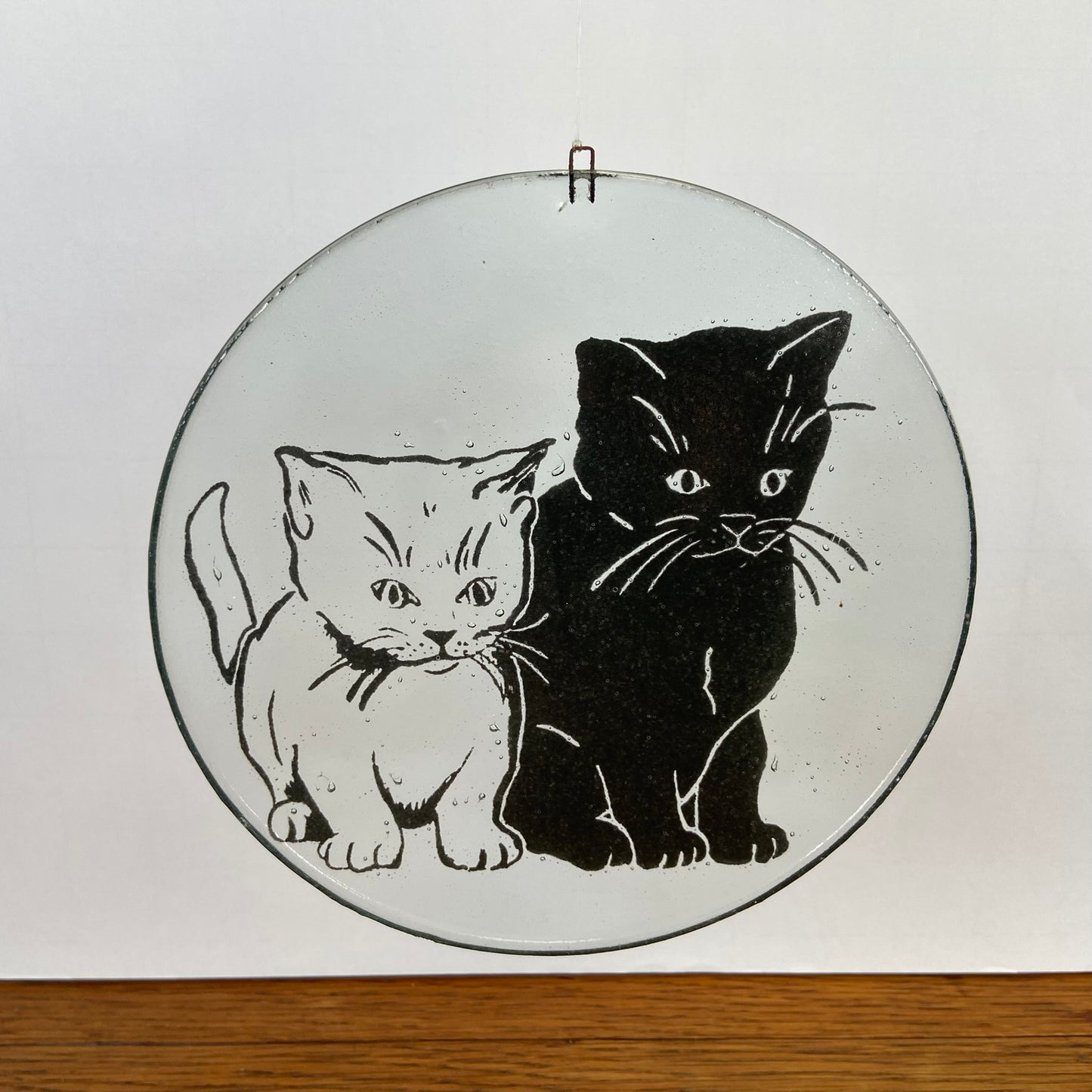 Glazen raamhanger katten rond