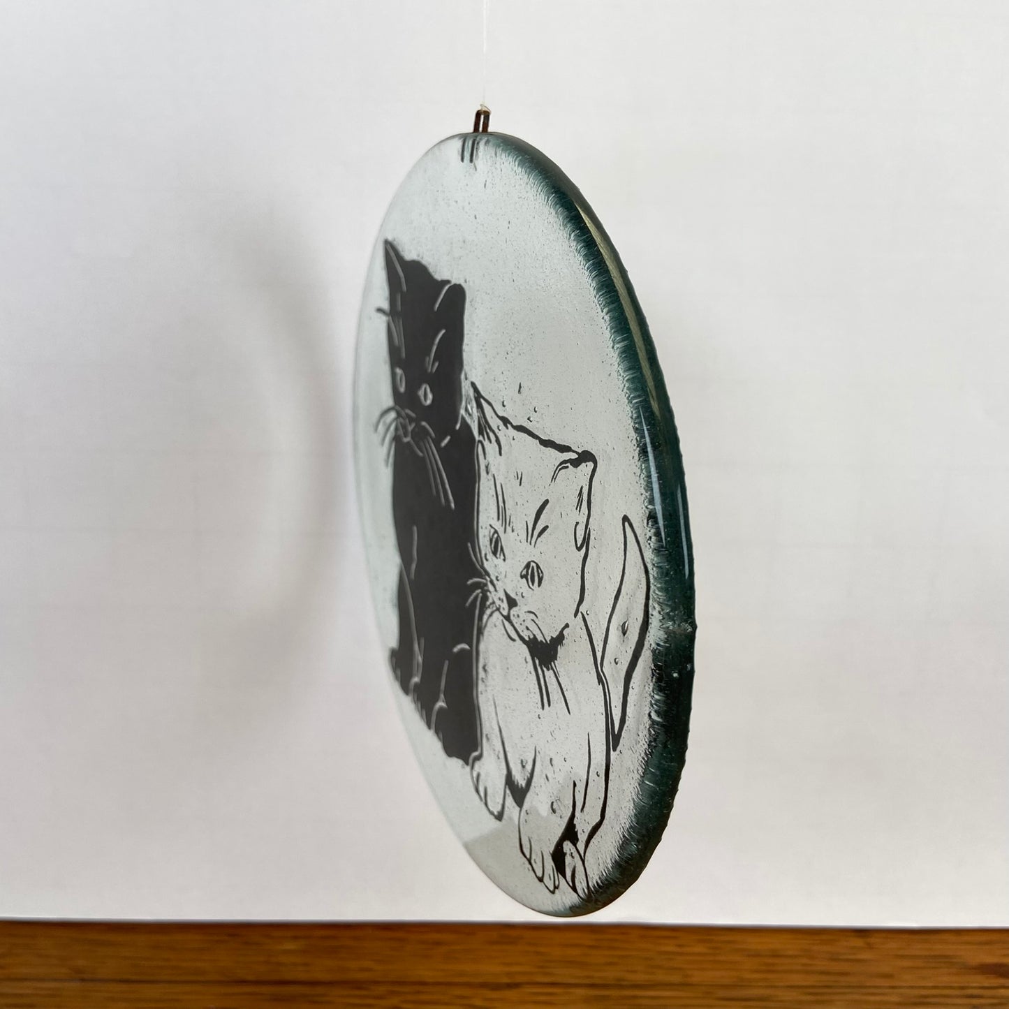 Glazen raamhanger katten rond