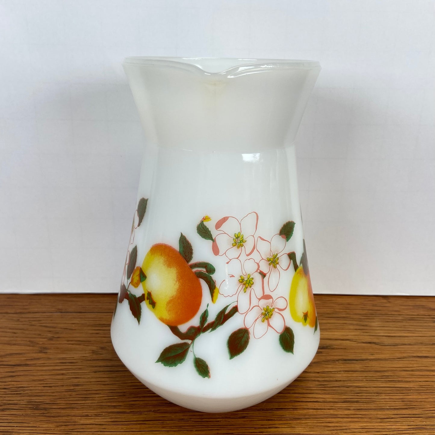 Vintage Arcopal waterkan Appel en Bloesem