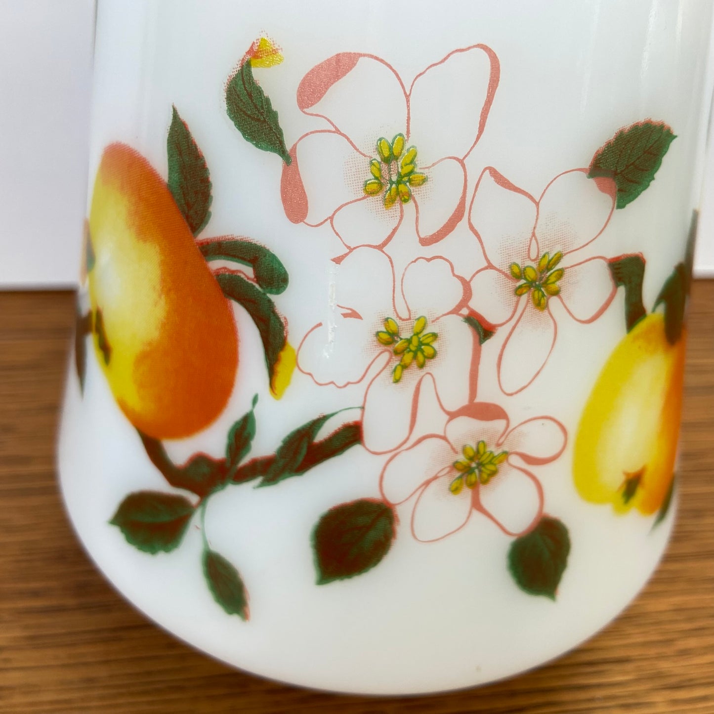 Vintage Arcopal waterkan Appel en Bloesem