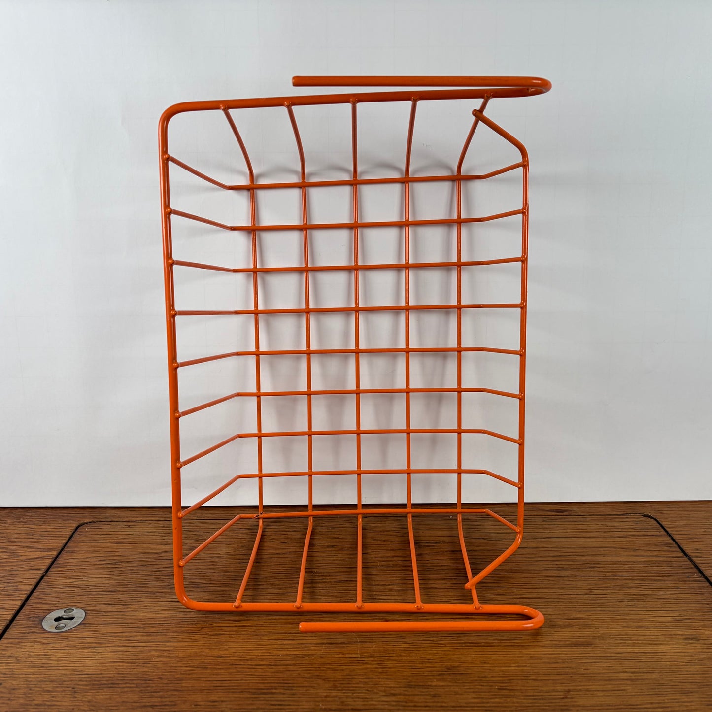Vintage plastic draadmandje oranje