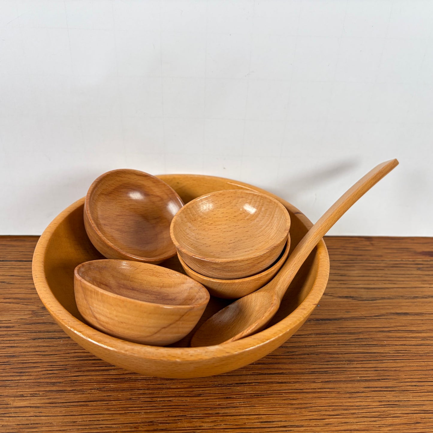 Vintage houten pindaset met lepel