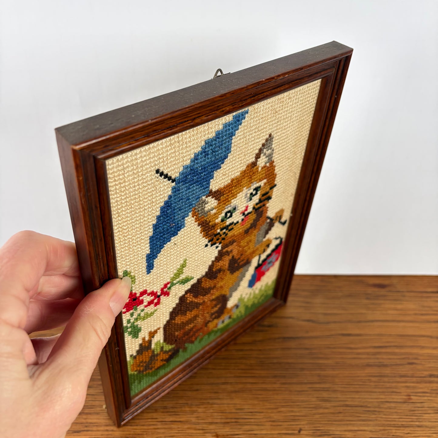 Vintage geborduurd schilderij kat