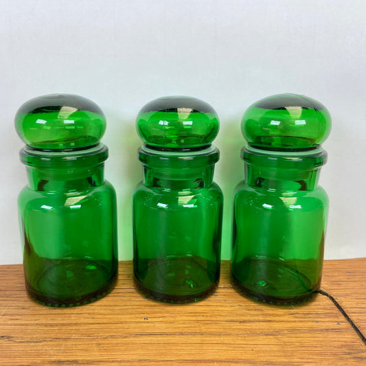 3 kleine groene apothekerspotjes