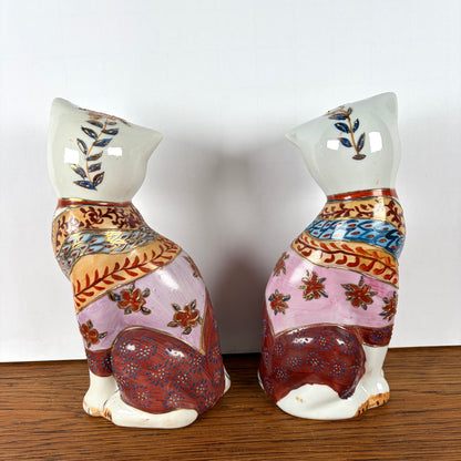 Set van 2 Aziatische katten beelden