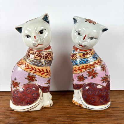 Set van 2 Aziatische katten beelden