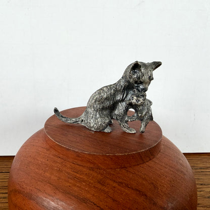 Vintage tinnen kat met kitten