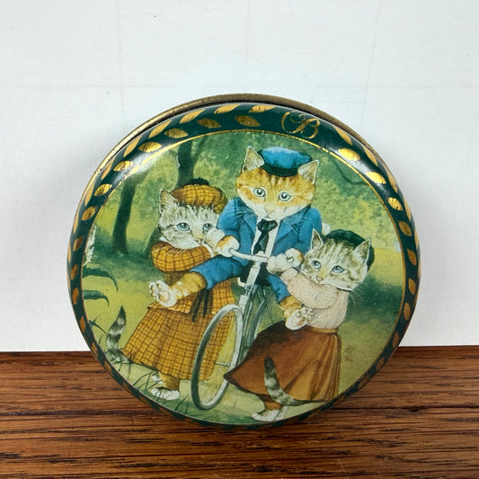 Vintage Bentey’s blikje rond katten fiets