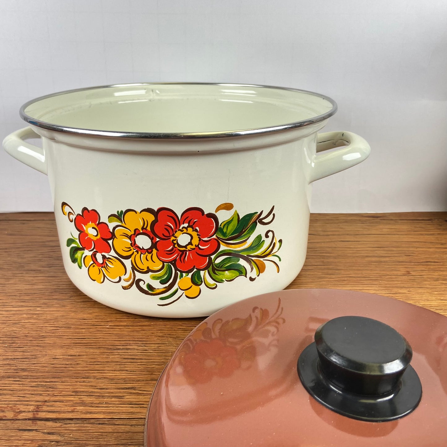 Vintage pan met bloemen