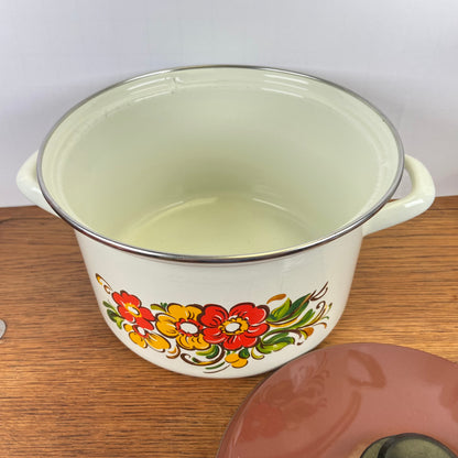 Vintage pan met bloemen