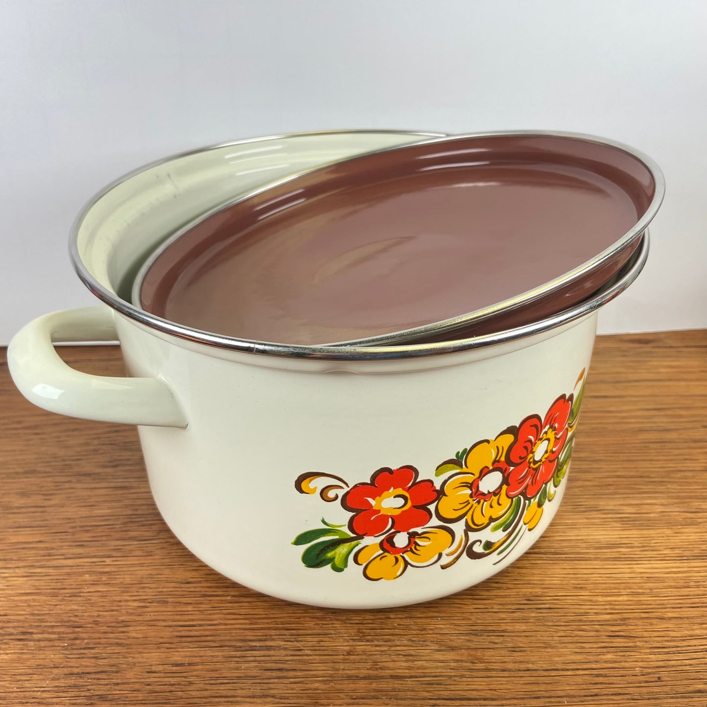 Vintage pan met bloemen