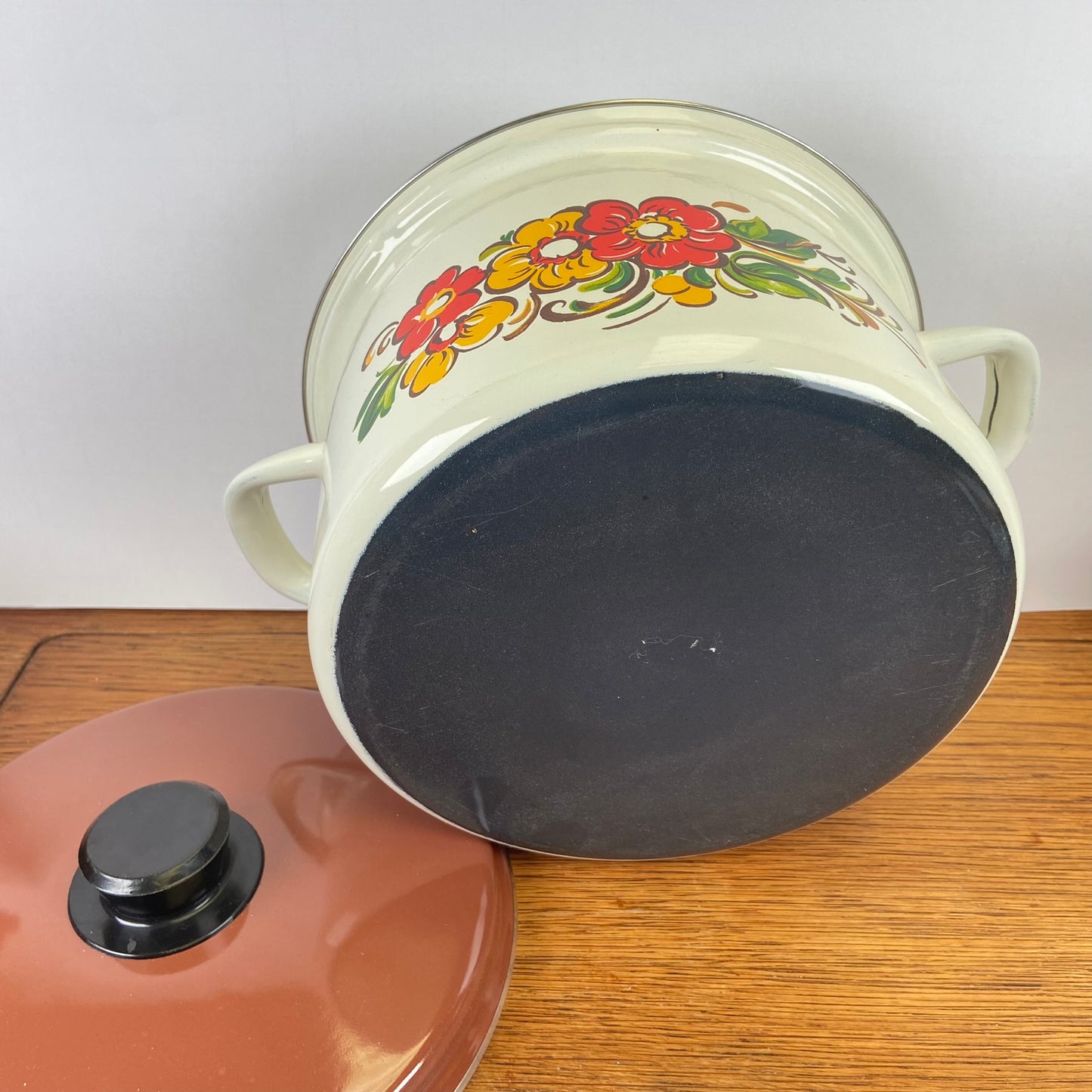 Vintage pan met bloemen