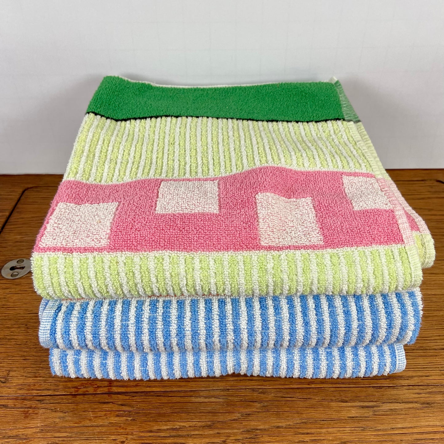 3 vintage handdoeken de Klok Heerde