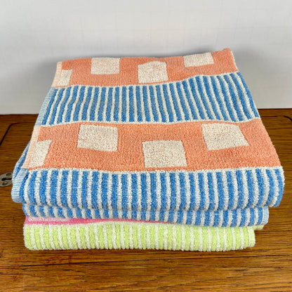 3 vintage handdoeken de Klok Heerde