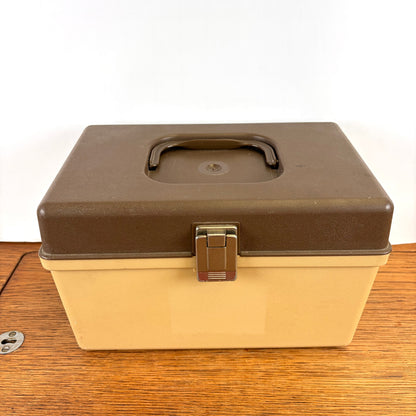 Kleine vintage naaibox curver bruin