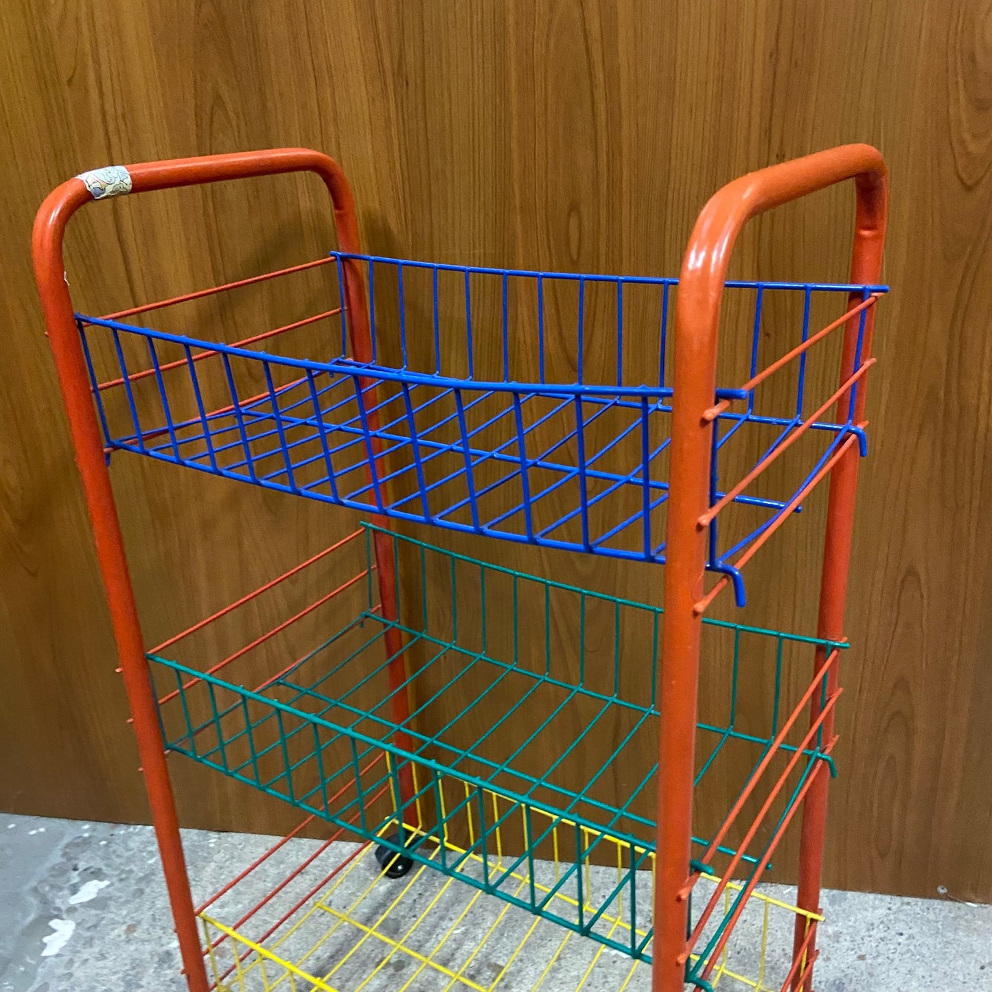 Vintage gekleurd keukenrek - trolley op wieltjes