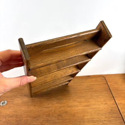 Vintage houten rekje letterbak