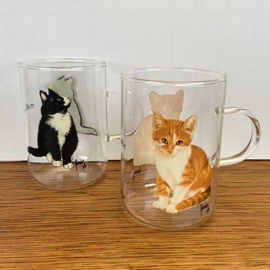2 theeglazen Franciens katten