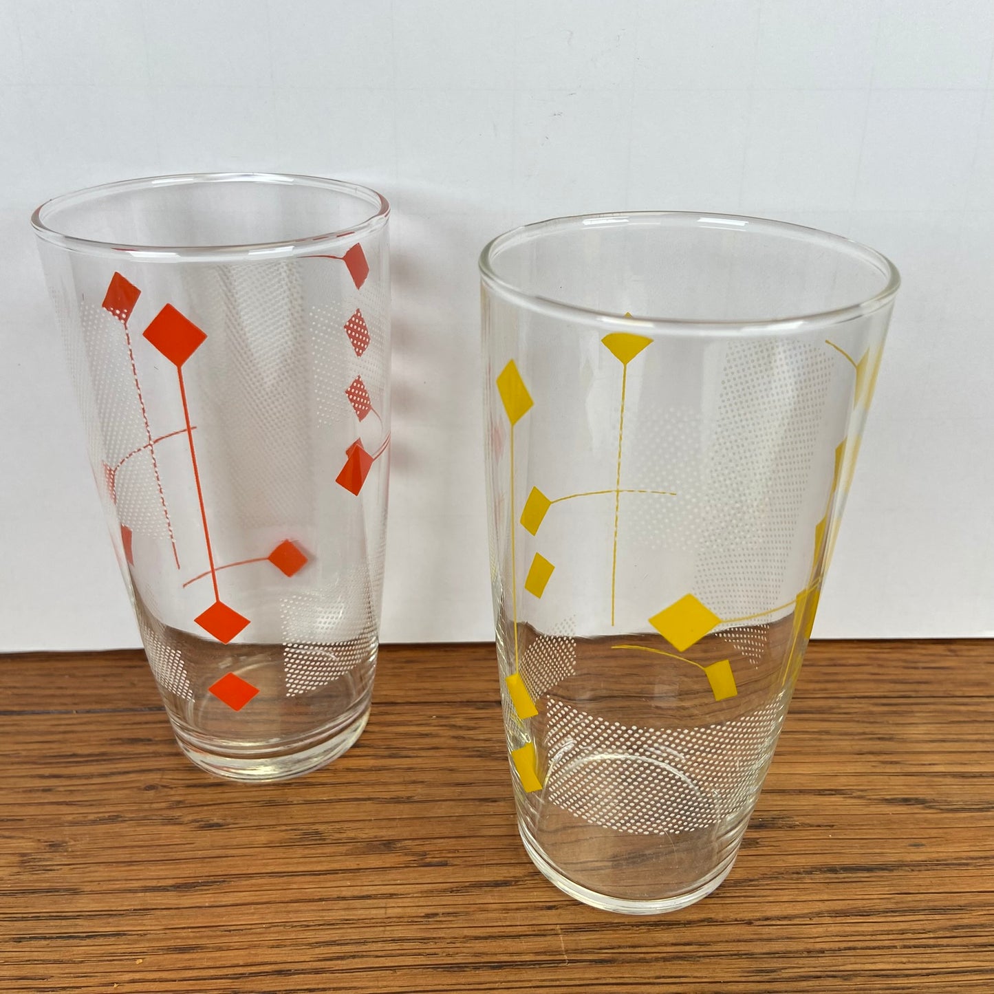 2 vintage limonade glazen rood geel