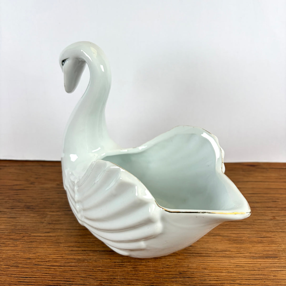Vintage bloempot zwaan