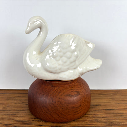 Vintage witte bloempot zwaantje