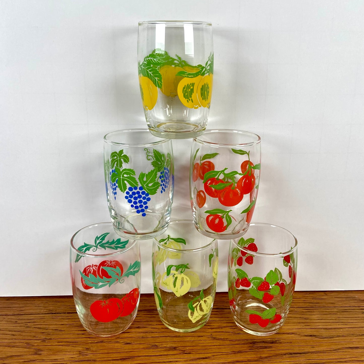 Vintage glaasjes met fruitmotief