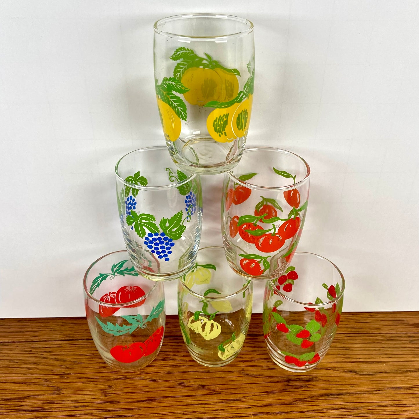 Vintage glaasjes met fruitmotief