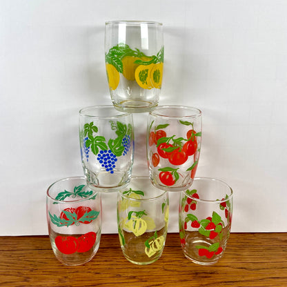 Vintage glaasjes met fruitmotief
