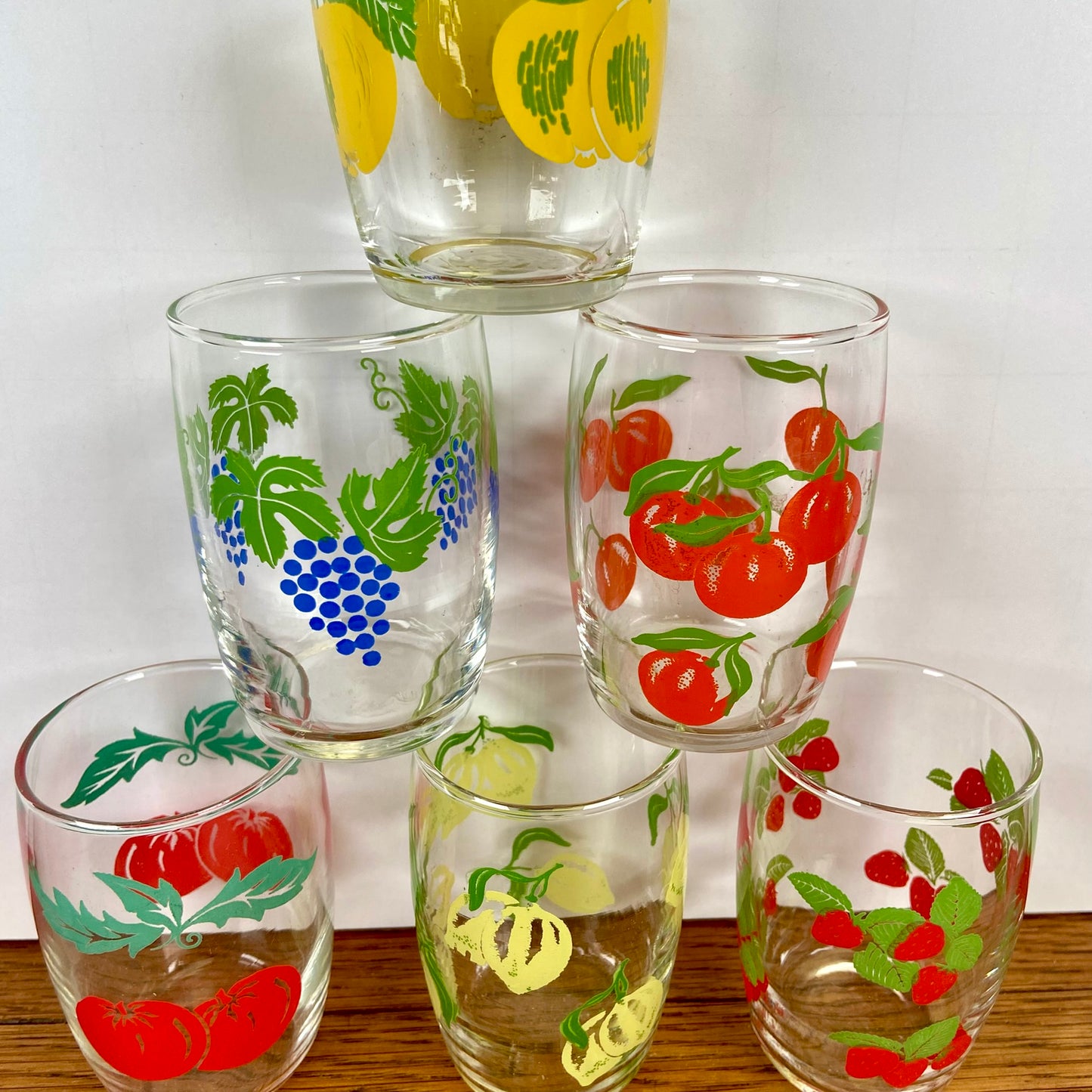 Vintage glaasjes met fruitmotief