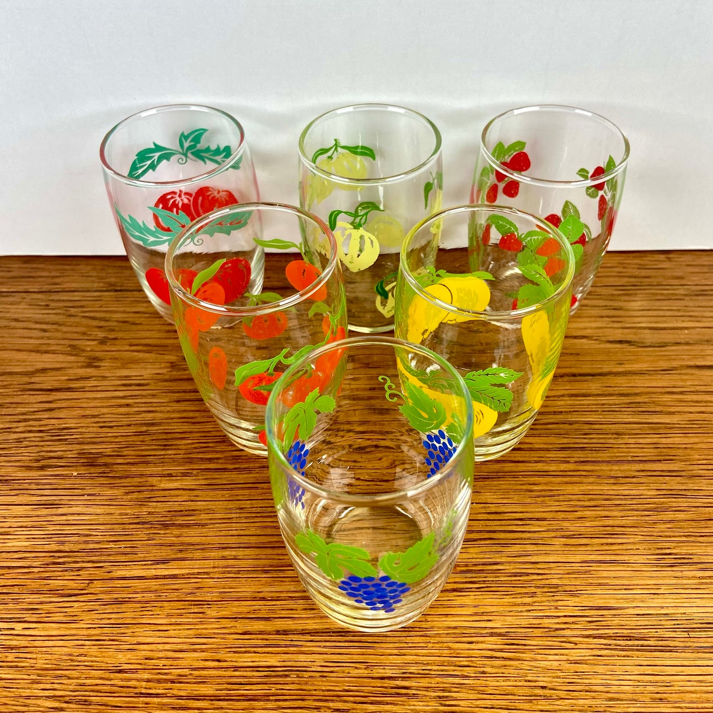 Vintage glaasjes met fruitmotief