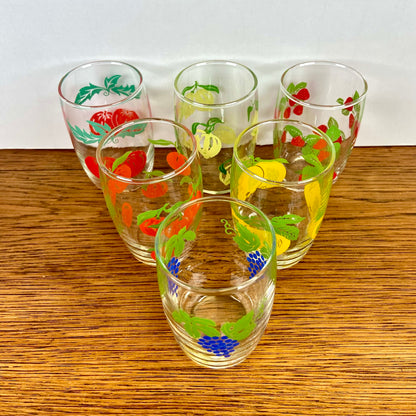 Vintage glaasjes met fruitmotief
