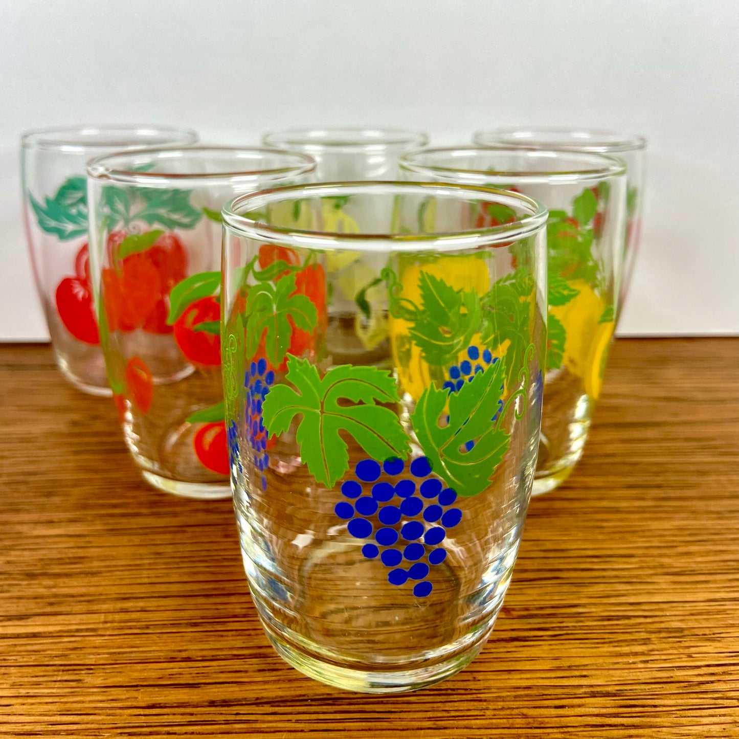 Vintage glaasjes met fruitmotief