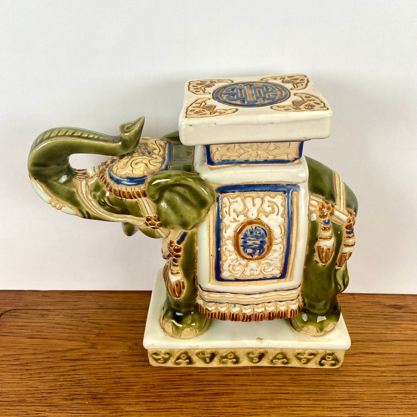Vintage plantentafel keramieken olifant