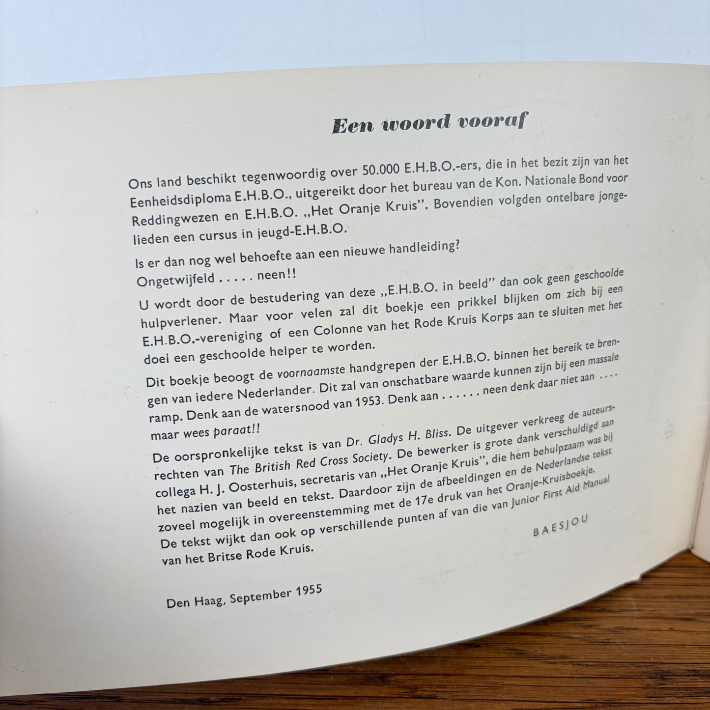 Vintage boekje EHBO in beeld