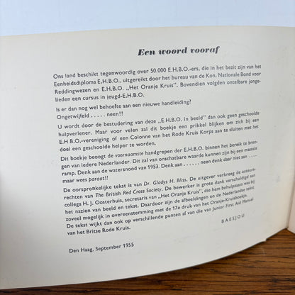 Vintage boekje EHBO in beeld