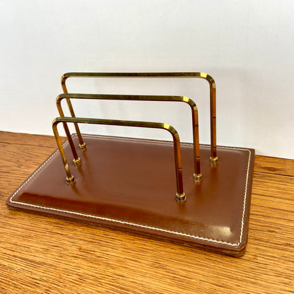 Vintage brievenhouder met leer en messing