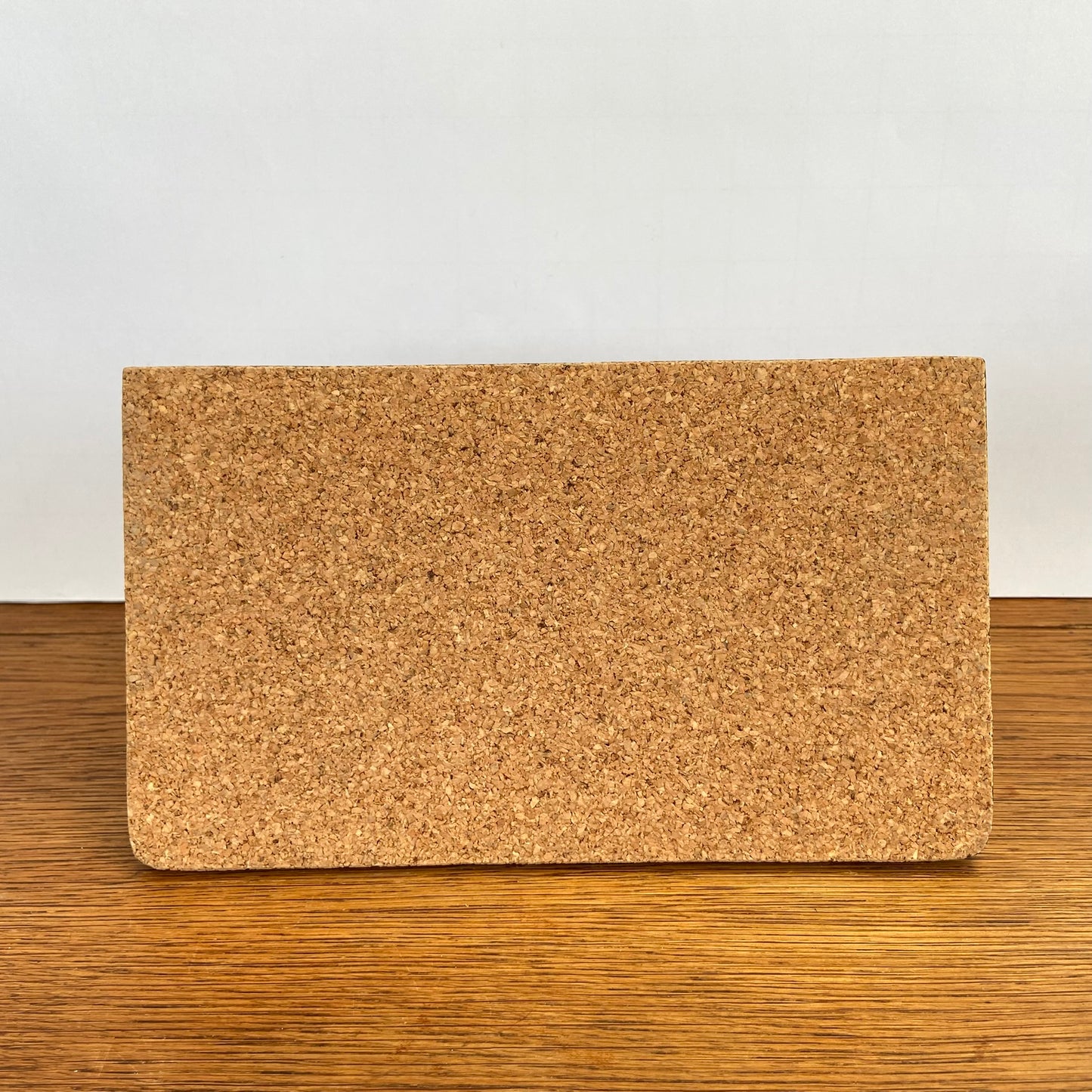 Vintage brievenhouder met leer en messing