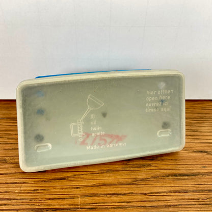 Vintage blauwe perforator