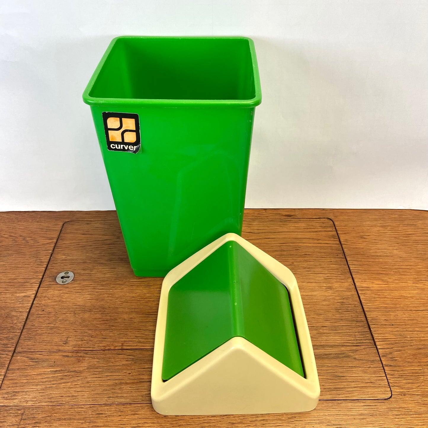 Vintage Curver prullenbak groen