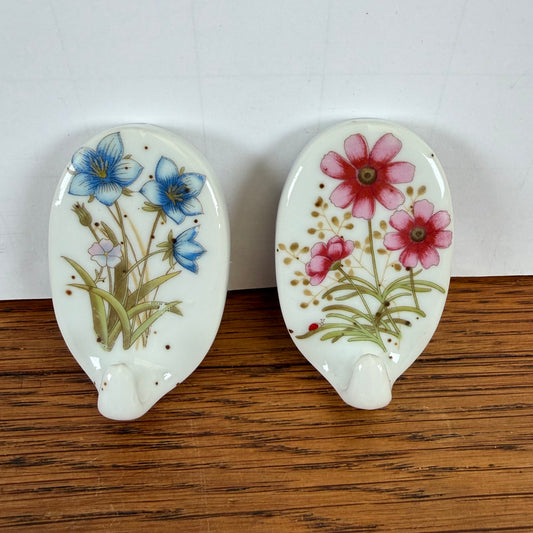 2 vintage wilde bloemen haakjes