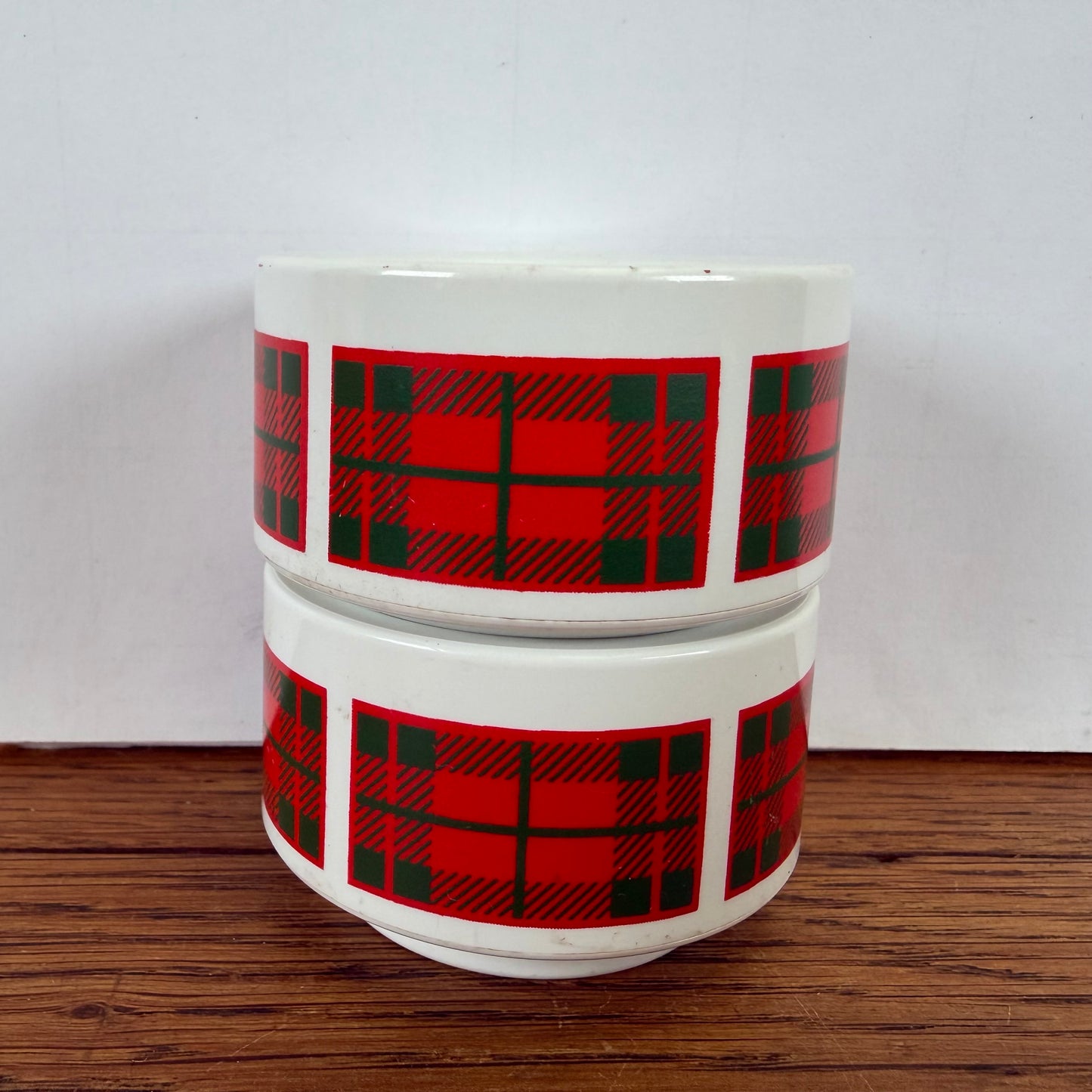 Vintage rood geruite eierdopjes