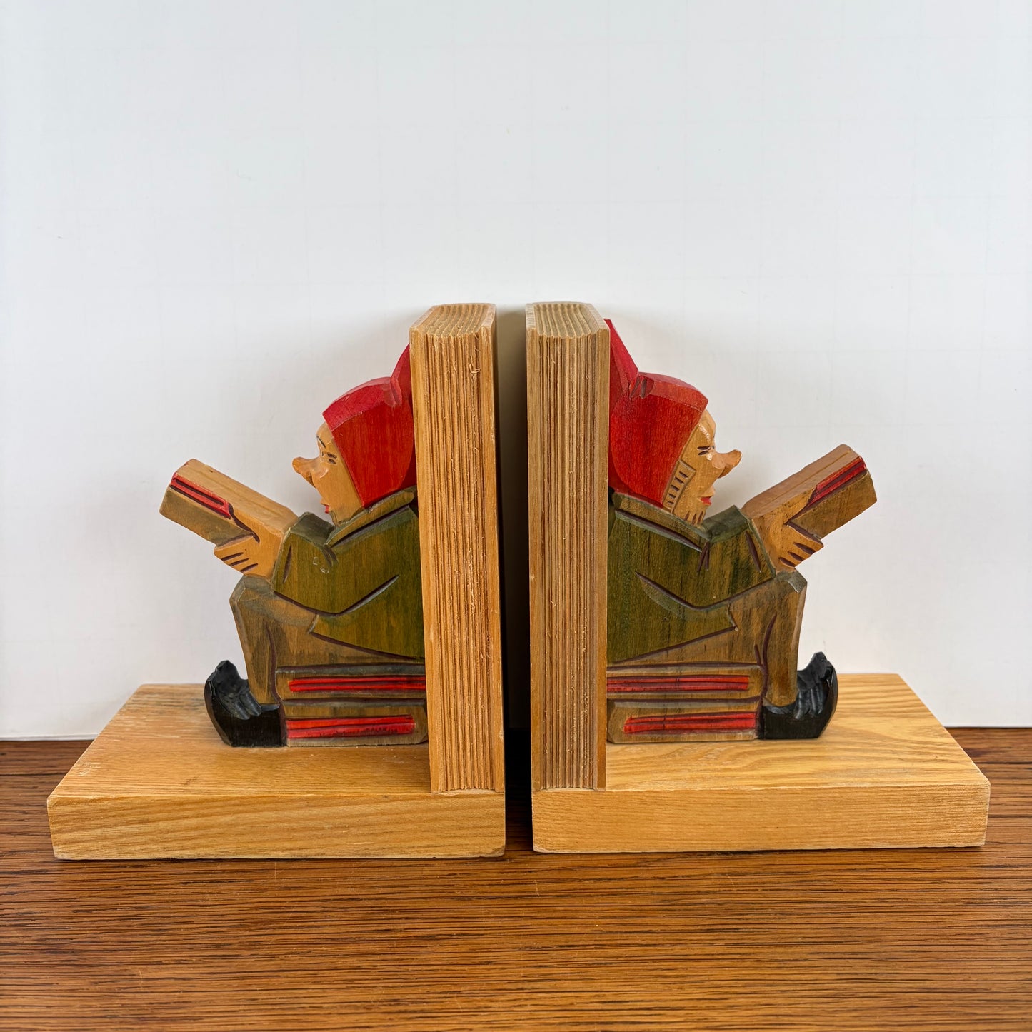 Vintage houten boekensteunen kabouters