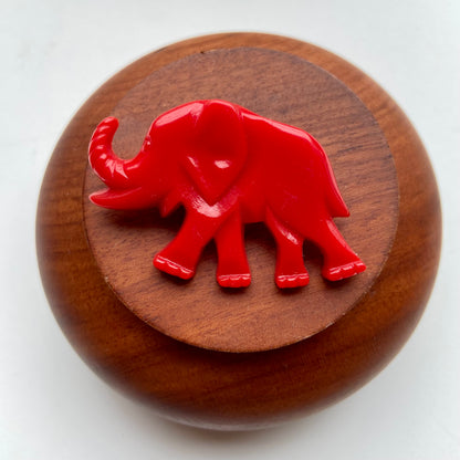 Vintage broche rode olifant