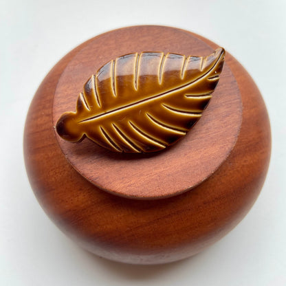 Vintage broche bruin blad