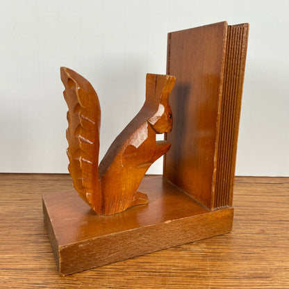 Houten eekhoorn boekensteunen