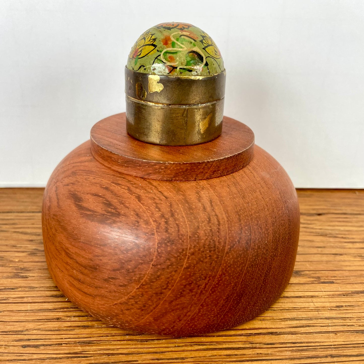 Vintage pillendoosje bol lichtgroen