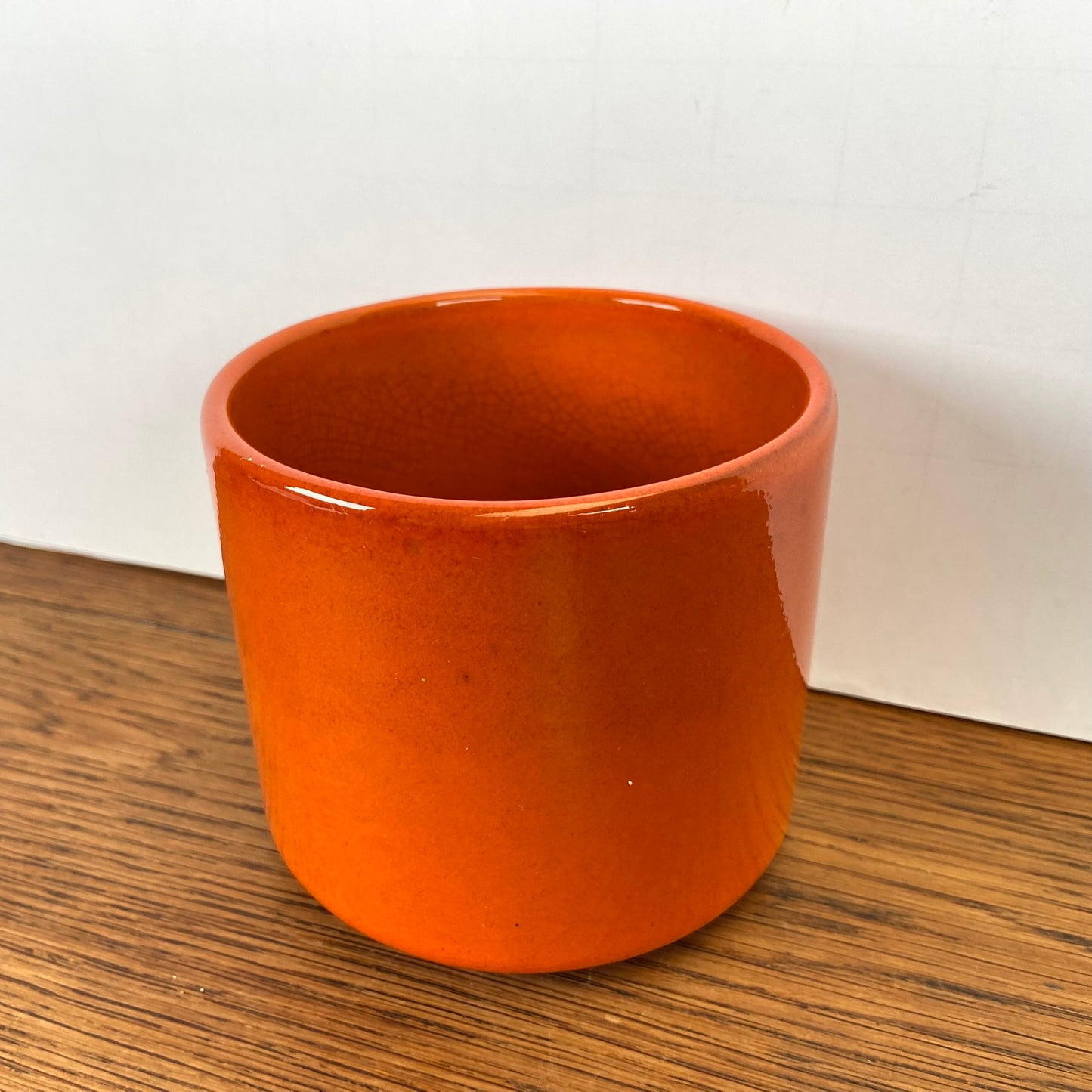 Vintage oranje bloempotje